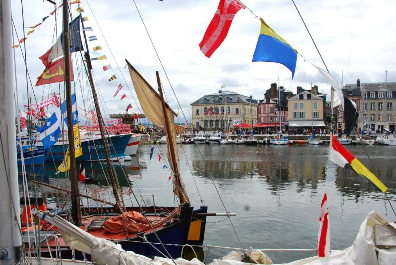 Capucine Vila Honfleur Exterior foto